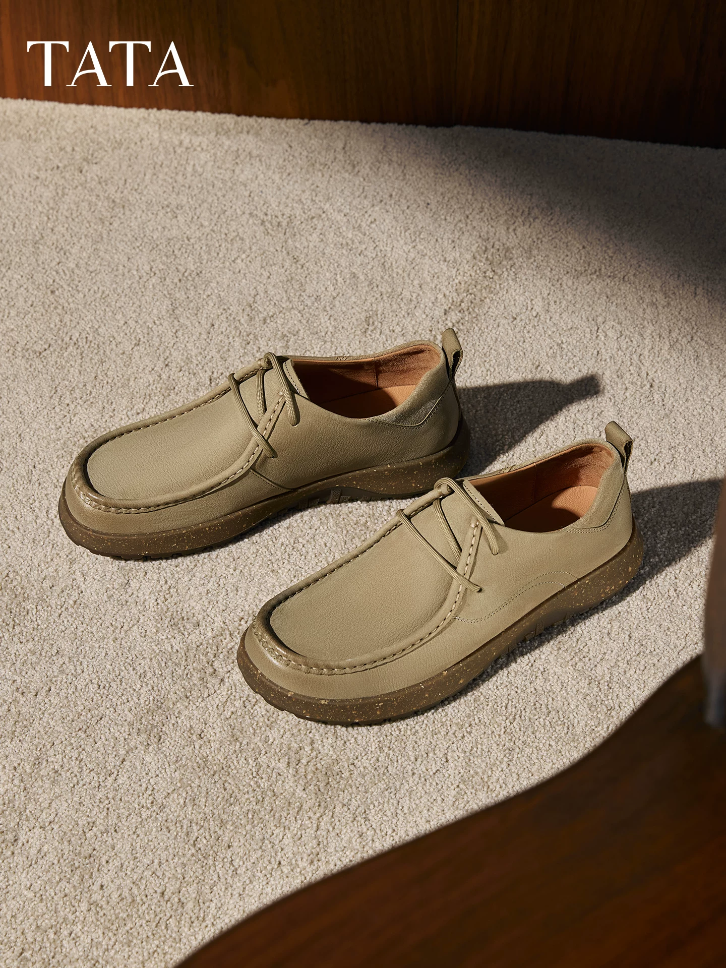 Giày nam TATA 2025 mùa đông mới thoải mái đa năng giày đi bộ đường dài ngoài trời giày thường QGT01CM5