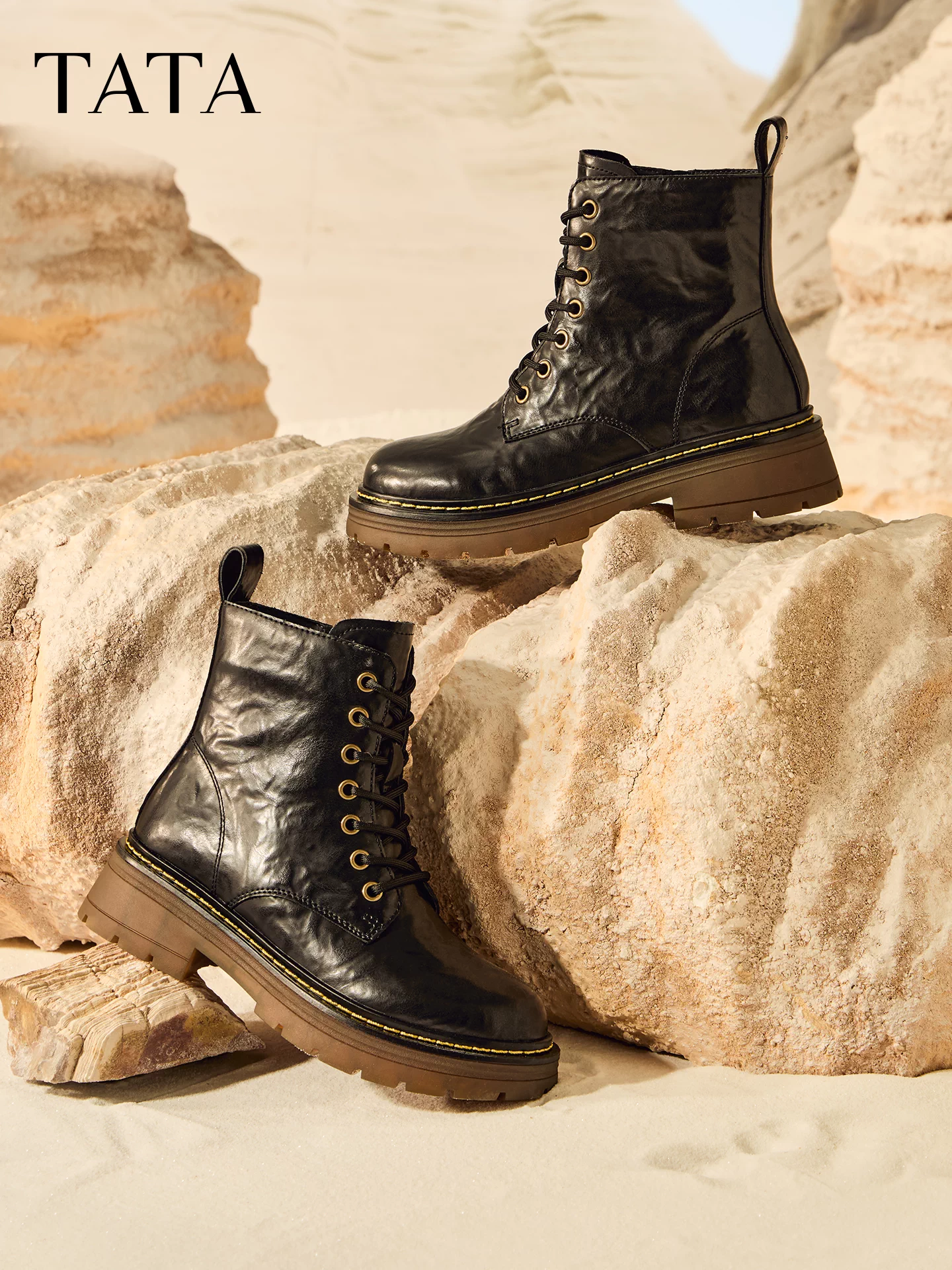 Giày Bốt Nữ TATA Retro Martin Boots 2025 Phong Cách Anh Quốc Da Thật Chính Hãng Da Lót Lông Cừu Giày Bốt Ngắn Giày Bốt Công Sở CHQ01DD5