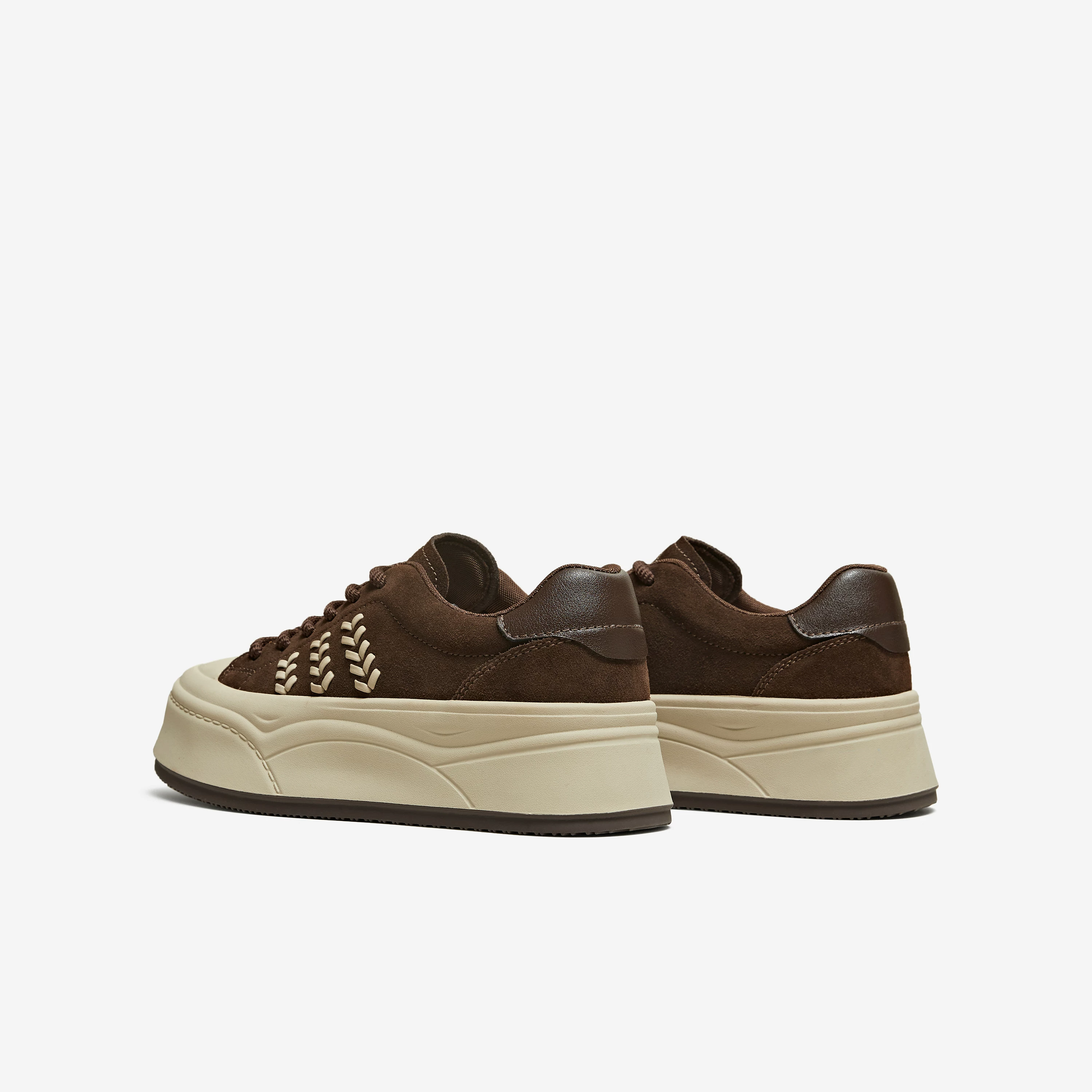 Giày nữ TATA 2025 siêu hot, giày thể thao đế dày, đa năng, phong cách thường ngày dành cho nữ nhỏ nhắn CJN01CM5