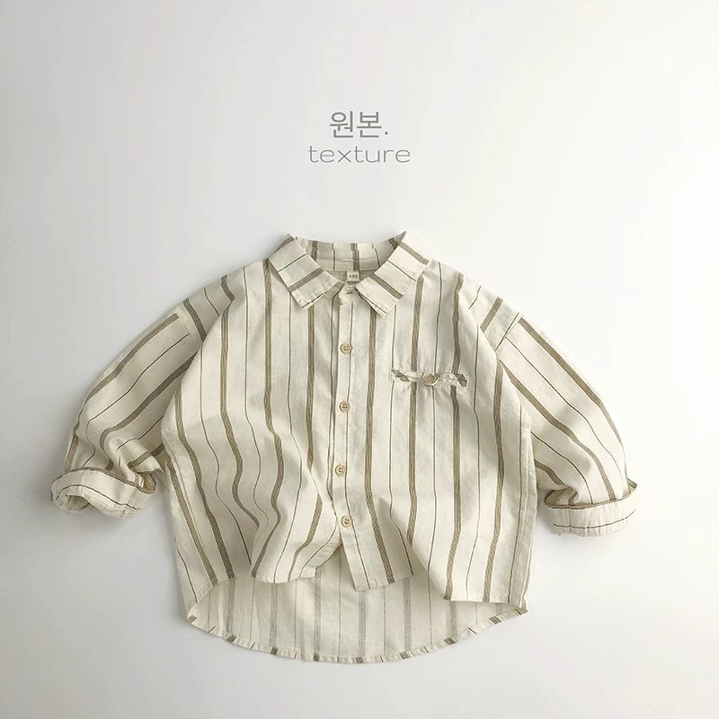 Phong cách retro kiểu rừng~ Quần áo trẻ em Hàn Quốc, áo sơ mi sọc dọc xuân/hè mới cho bé trai và bé gái, hợp thời trang và sành điệu.