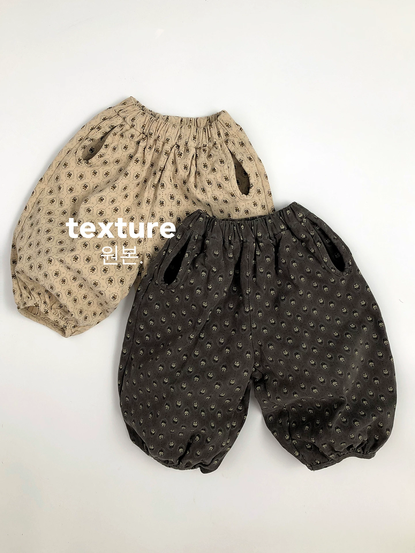 Trông rất sành điệu khi diện cùng ai đó~ Họa tiết hoa phong cách rừng~ Quần đèn lồng cotton nguyên chất phong cách Hàn Quốc cho trẻ em mùa xuân thu, hợp thời trang cho bé trai và bé gái.