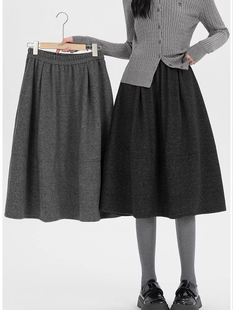 Váy len màu xám đậm dành cho nữ, váy dù dài trung bình mùa đông, váy năm điểm phối với áo len, váy chữ A, váy midi.