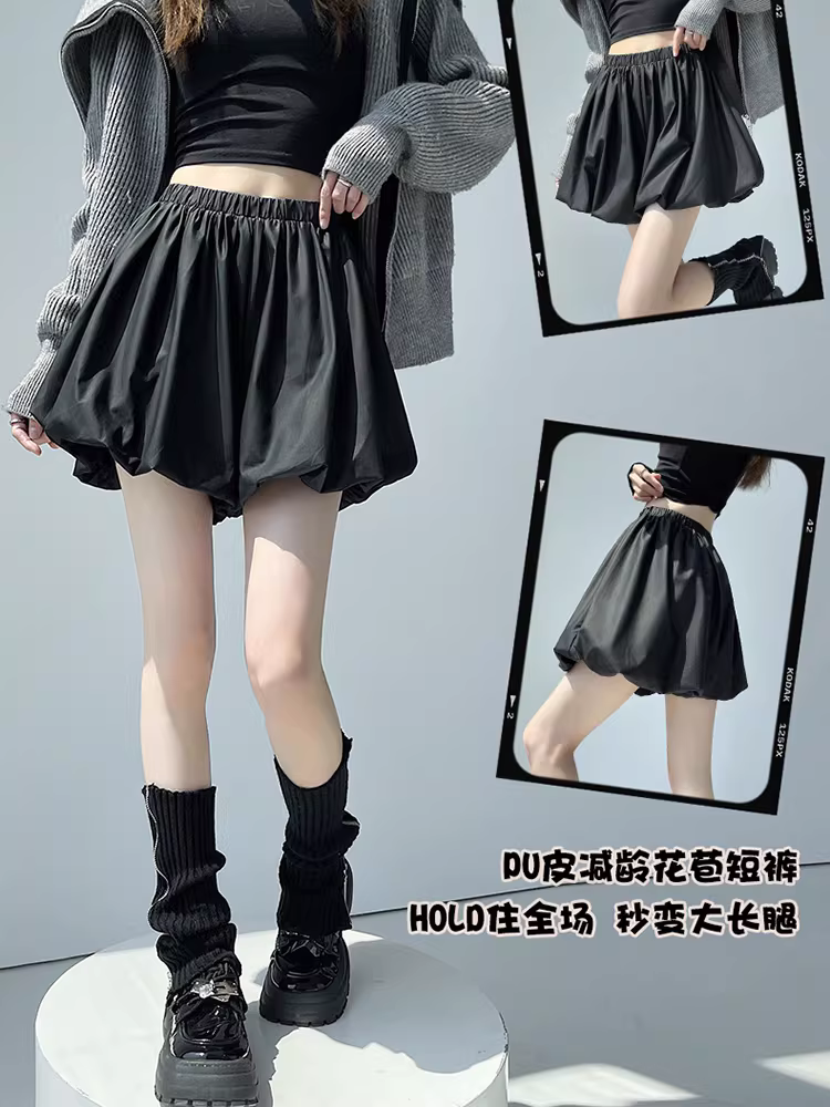 Quần short da đen cho nữ, áo khoác ngoài mùa thu đông, quần da PU, quần váy đèn lồng, quần phối với bốt, quần bốt.