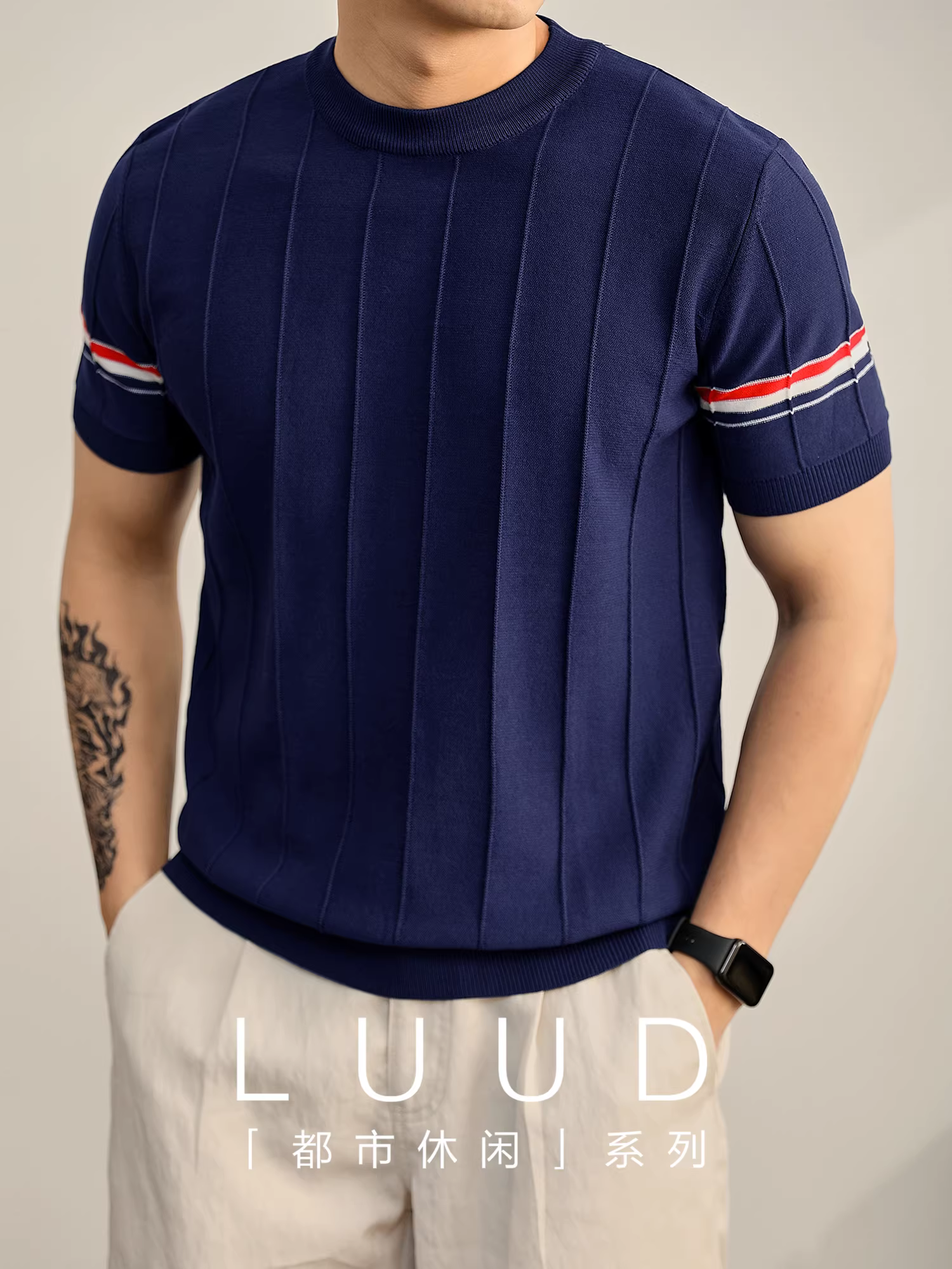 Ưu đãi đặc biệt: Áo thun nam chất liệu lụa mát mẻ, kiểu dáng ôm sát, sọc dọc, chất liệu dệt kim, tay đôi, sọc tương phản, cổ tròn, tay ngắn, kiểu dáng thời trang.