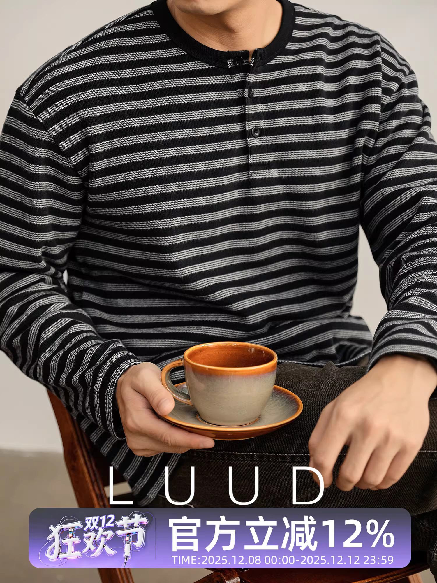 Áo thun nam cổ henley dệt kim phối màu sọc kiểu old money, dáng rộng, tay dài, thời trang, phong cách casual.