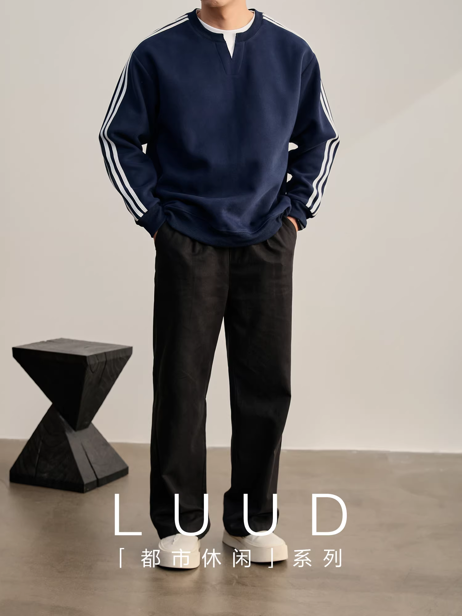 Áo thun nam LUUD phong cách thể thao thời trang, kiểu dáng giả hai mảnh, cổ chữ V, chất liệu dày 420g, phối màu ba sọc, tay dài