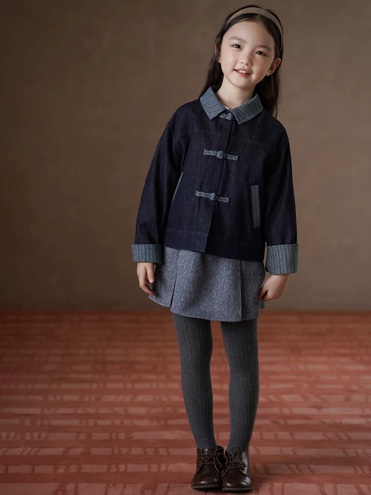 Áo khoác denim trẻ em cho mùa xuân và mùa thu, kiểu dáng rộng rãi giản dị cho cả bé trai và bé gái, áo kiểu Trung Quốc mới cho trẻ lớn, quần áo mùa thu.
