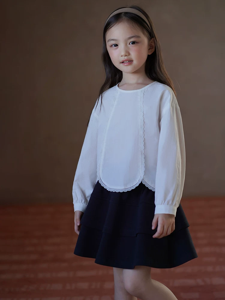 Quần áo trẻ em xuân thu phong cách Pháp áo kiểu ngọt ngào chất liệu cotton thân thiện với da áo sơ mi trắng áo lót bé gái