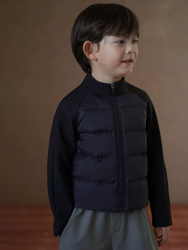Quần áo trẻ em Hazi Áo khoác trẻ em mùa đông Áo khoác nhẹ và ấm áp màu đen Áo khoác nửa cổ cao dành cho bé trai và bé gái