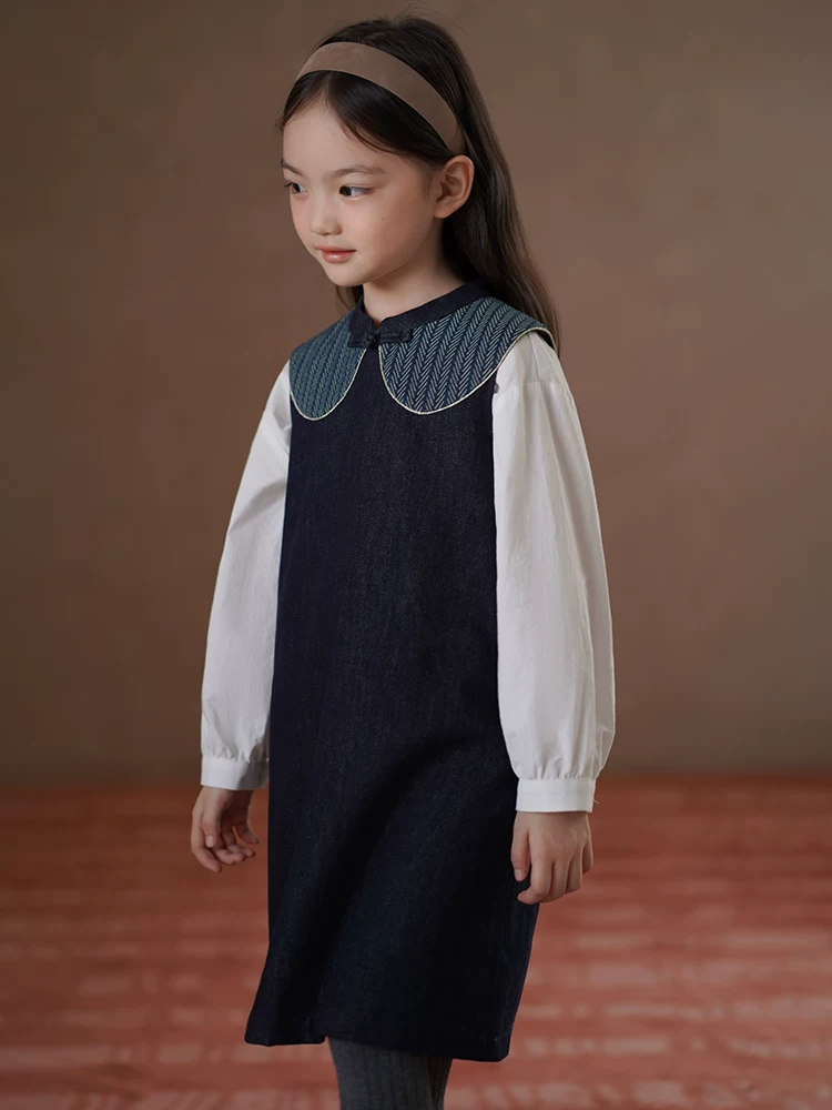 Váy denim trẻ em cho mùa xuân và mùa thu, váy kiểu Trung Quốc mới cho bé gái, váy hai dây dài vừa phải, quần áo mùa thu mới cho bé gái.