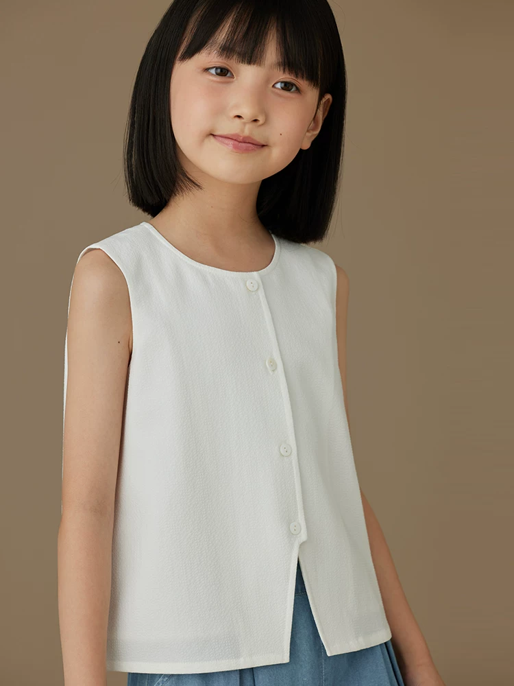 Áo vest trắng mùa hè cho bé gái, kiểu dáng đơn giản và cao cấp, chất liệu cotton mỏng cho mùa hè.