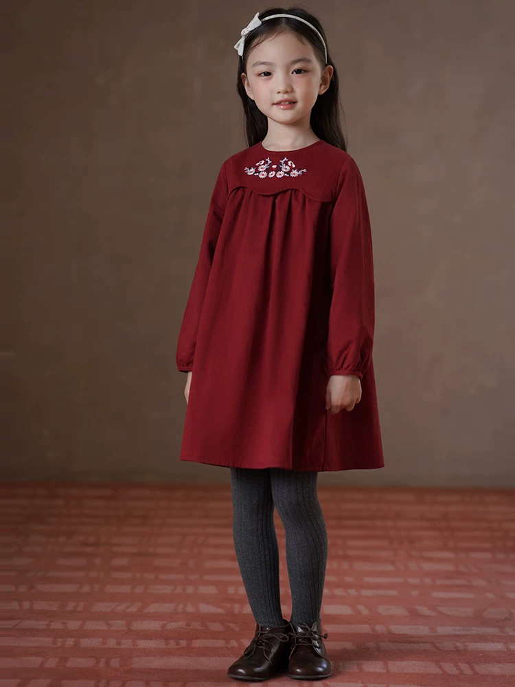 Quần áo trẻ em Hazi Váy trẻ em mùa xuân thu Váy dài vừa phải thêu cổ điển bằng vải cotton màu đỏ Quần áo mùa thu cho bé gái 2025 Phong cách mới