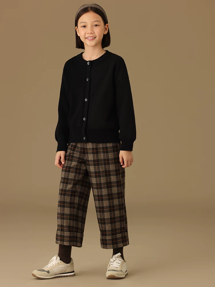 Quần áo trẻ em mùa xuân thu áo len dệt kim trẻ em áo len cotton nguyên chất đơn giản giản dị áo khoác mỏng màu đen cho bé trai và bé gái