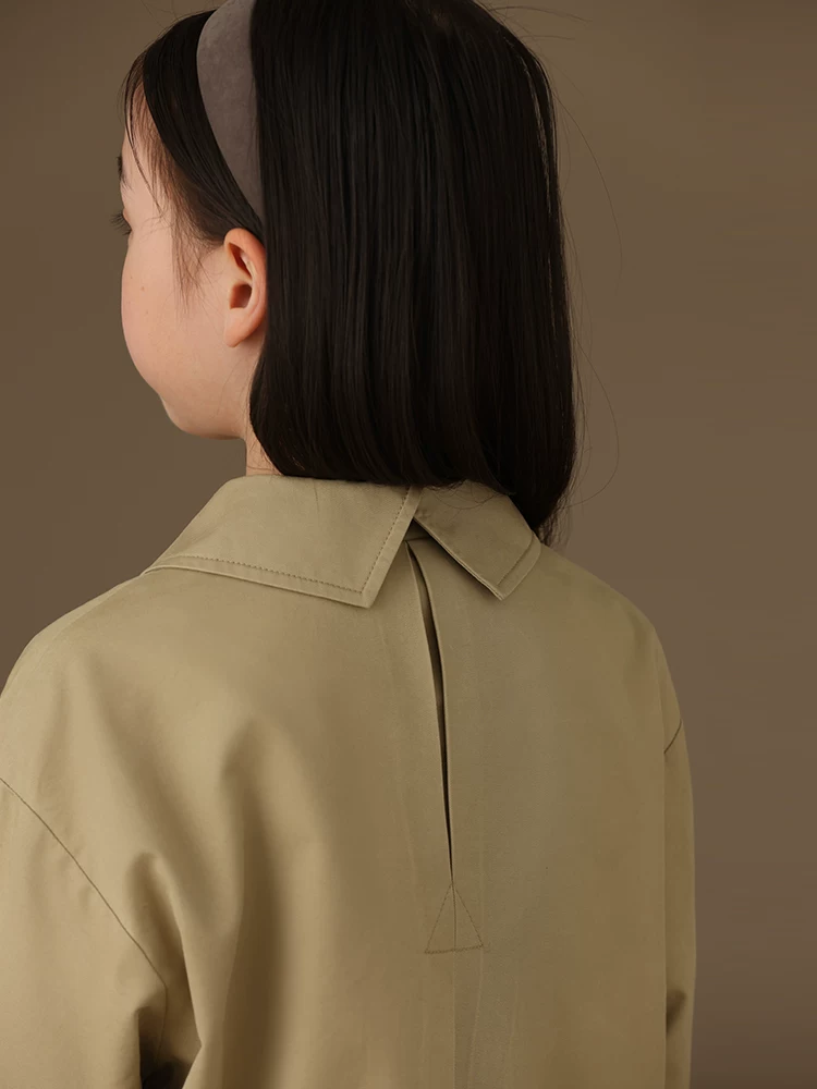 Quần áo trẻ em mùa xuân thu áo khoác trẻ em phong cách retro trường học dành cho trẻ lớn hơn áo khoác cổ bẻ áo gió cho bé gái
