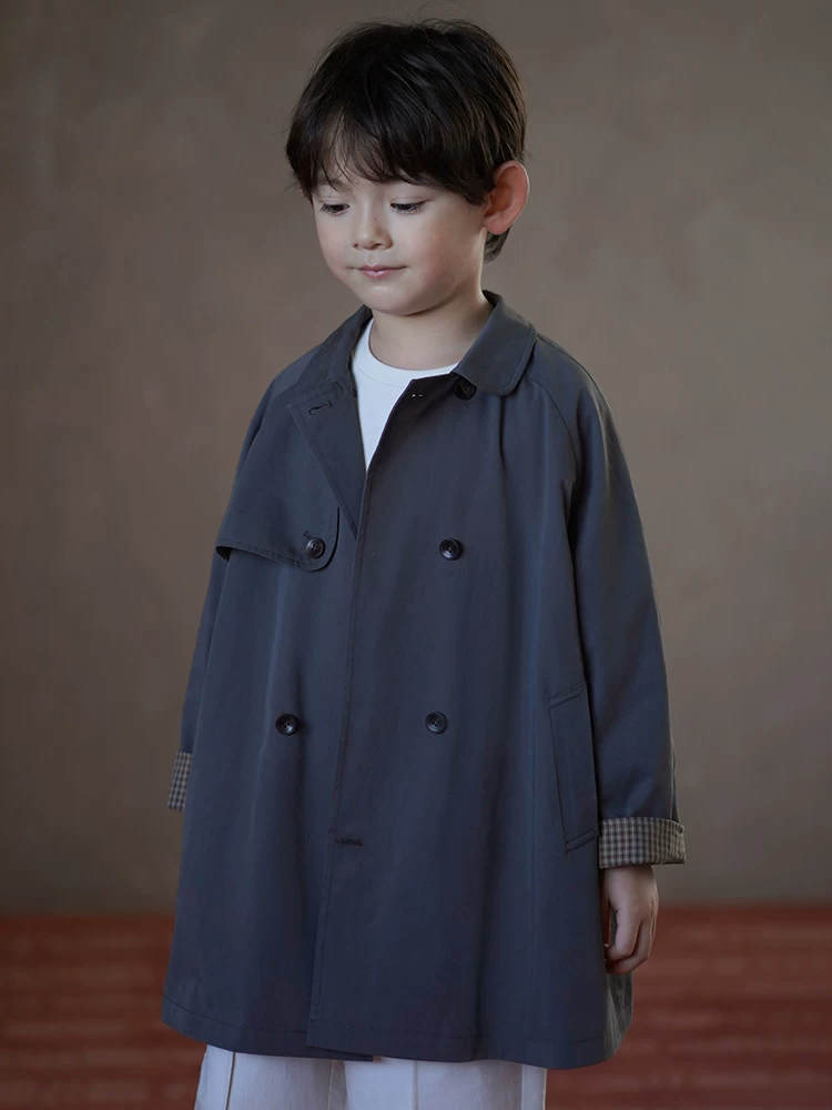 Áo khoác trẻ em mùa xuân thu, kiểu dáng rộng rãi, dài trung bình, chất liệu cao cấp, màu xám, dành cho cả bé trai và bé gái.