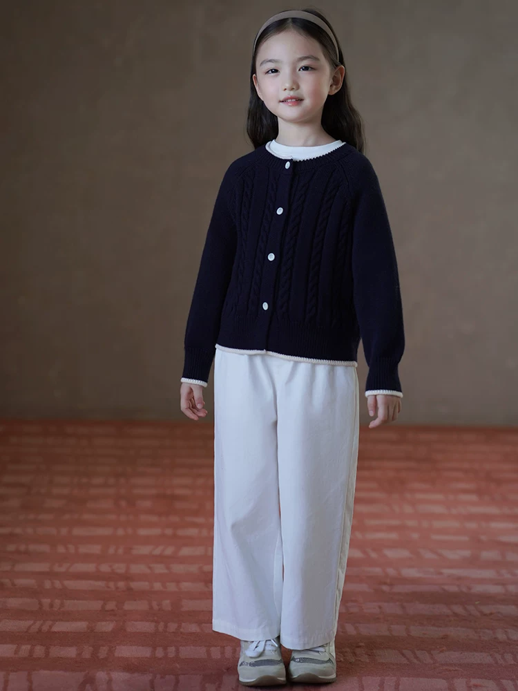 Quần ống thẳng cho trẻ em mùa xuân thu, thân thiện với làn da, toàn cotton, quần dài màu trắng cho bé trai và bé gái, quần thường ngày cho trẻ lớn.