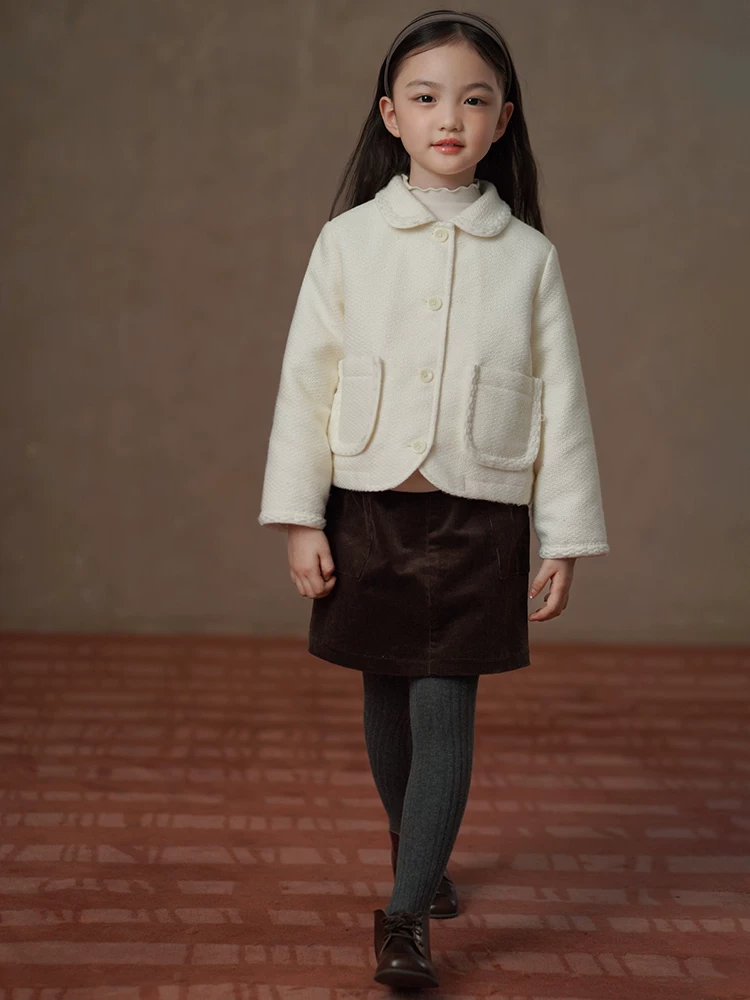 Quần áo trẻ em cho mùa thu đông, áo khoác cotton ngắn cho trẻ em, kiểu dáng thời trang và đơn giản, áo khoác kiểu Chanel cho bé gái, áo blazer màu be cho bé gái.