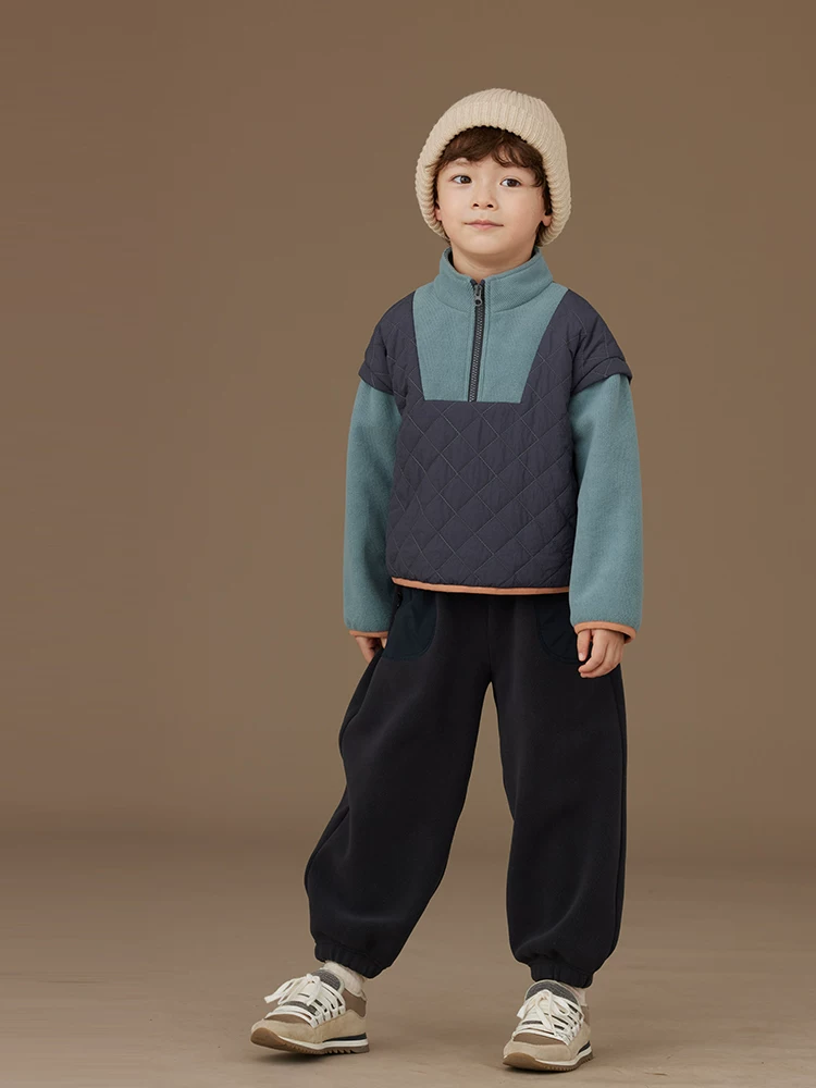 Quần áo cotton thường ngày mùa đông cho trẻ em với thiết kế chắp vá, áo nỉ giả hai mảnh cho bé trai và bé gái, dày dặn và ấm áp.