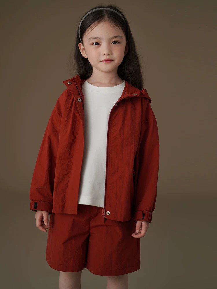 Quần short thể thao màu đỏ thoáng khí, nhanh khô cho trẻ em, quần short thường ngày cho bé trai và bé gái kiểu dáng mỏng mùa hè