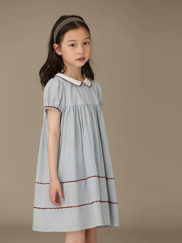 Váy liền thân bé gái tay ngắn, xếp ly, cổ búp bê, phong cách học sinh cao cấp, váy biểu diễn mùa hè