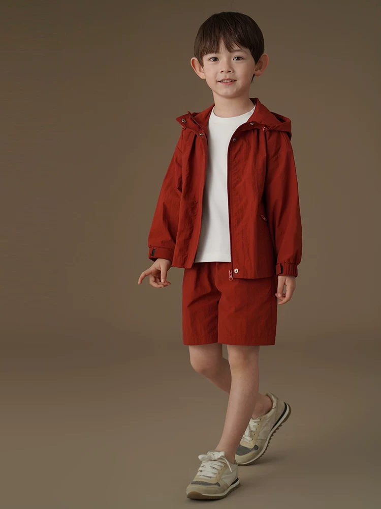 Quần short thể thao màu đỏ thoáng khí, nhanh khô cho trẻ em, quần short thường ngày cho bé trai và bé gái kiểu dáng mỏng mùa hè
