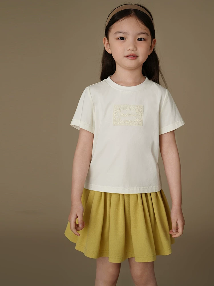 Bộ đồ thể thao mùa hè kiểu mới cho bé gái gồm áo polo không tay và chân váy xếp ly màu vàng tươi