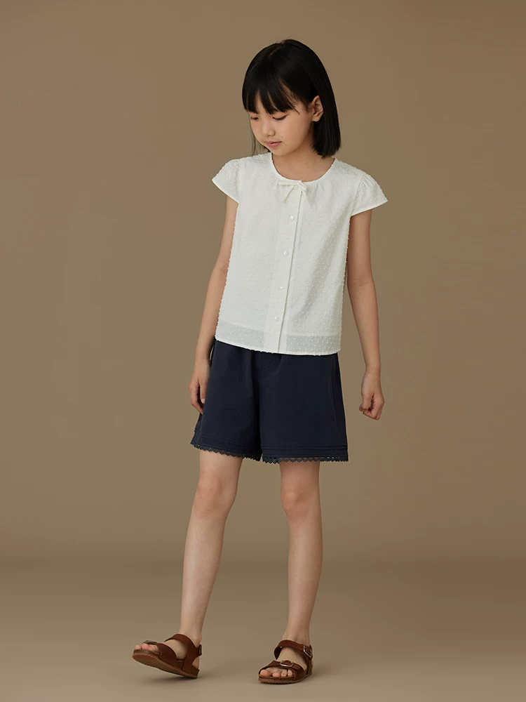 Quần short denim trẻ em cho bé gái, kiểu dáng mới mùa hè, quần ống rộng, đa năng, quần dài vừa thân thiện với làn da, mỏng.