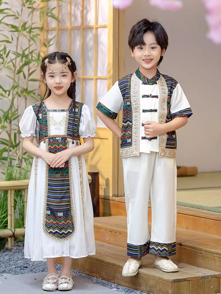Quần áo phong cách dân tộc trẻ em, trang phục biểu diễn kỳ lạ, phong cách mới mùa xuân 2025, trang phục Hanfu siêu tiên phong phong cách Trung Hoa cho bé trai và bé gái