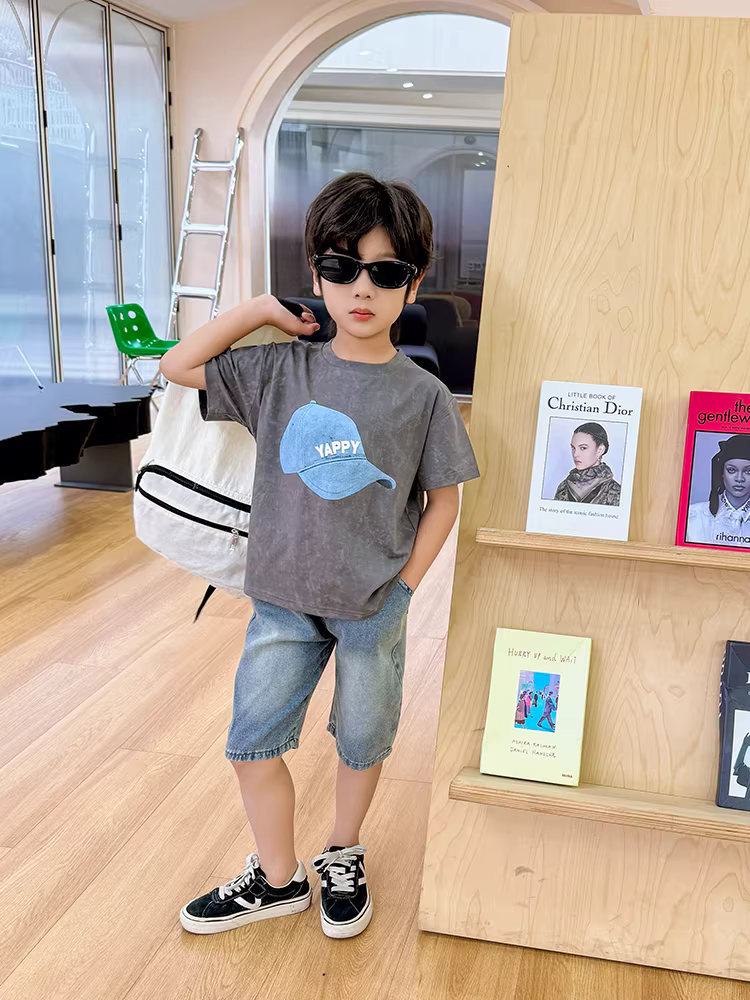 Trang phục mùa hè cho bé trai 2025 mới thời thượng, cá tính, phong cách mùa hè trẻ em, áo ngắn tay, phong cách mùa hè cho bé trai, quần áo đẹp trai và ngầu