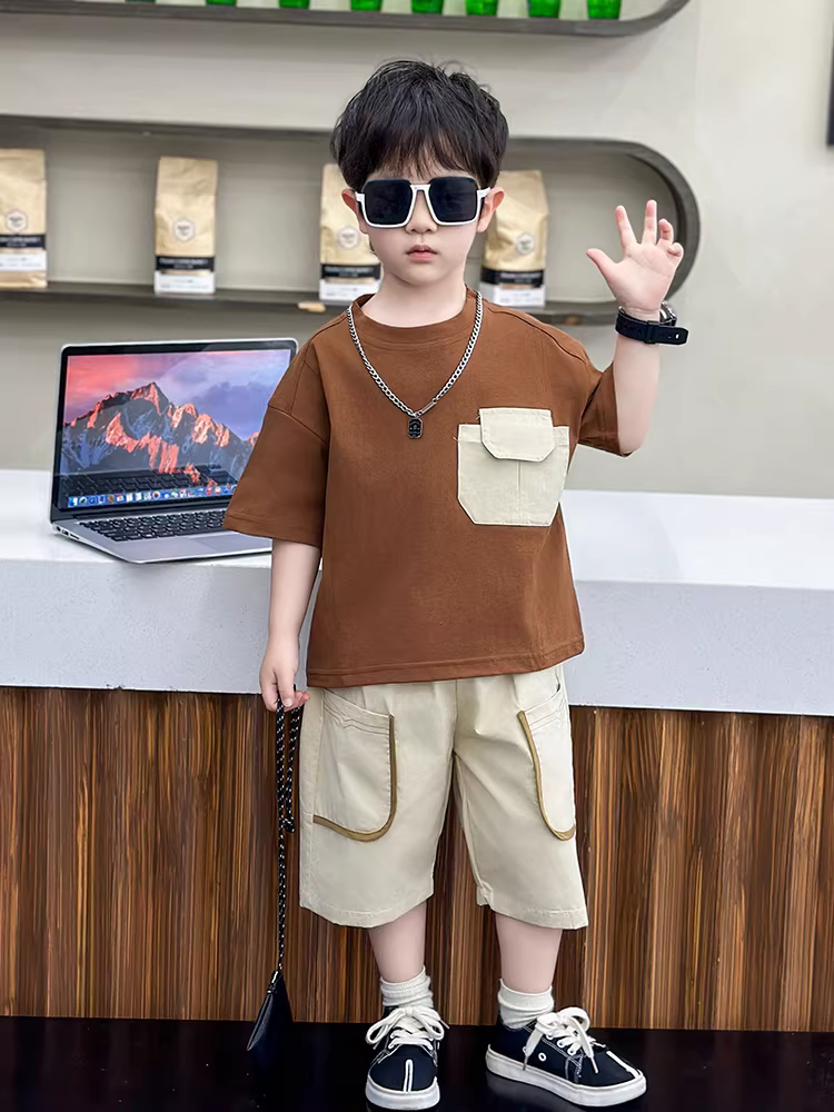 Bộ trang phục hè 2025 cho bé trai, quần áo trẻ em thời trang phong cách đường phố, bộ hai mảnh thời thượng cho bé trai