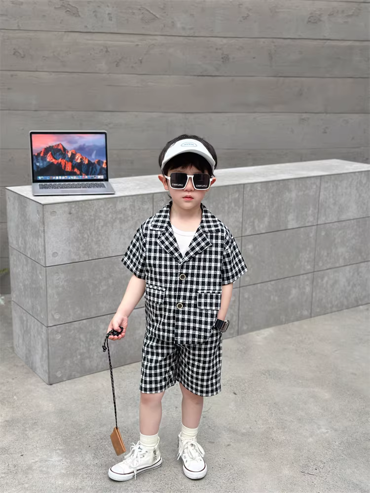 Bộ trang phục hè cho bé trai 2025, bộ ba món áo vest thể thao hè mới cho trẻ em, thời trang và hợp xu hướng, phong cách thường ngày