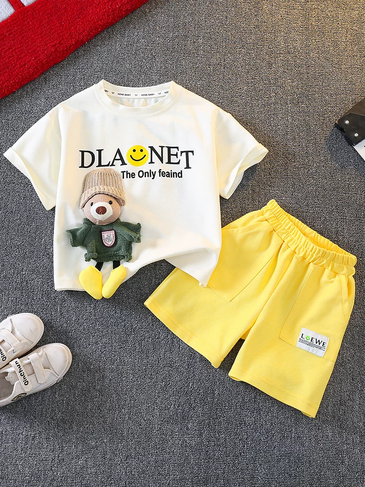 Bộ đồ hè bé trai 2025, bộ hai mảnh áo ngắn tay và quần đùi trẻ em, chất liệu mỏng, thời trang và sành điệu