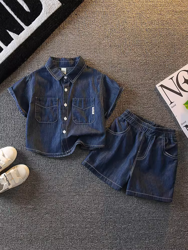 Bộ trang phục mùa hè 2025 cho bé trai, kiểu dáng mới, mát mẻ và thời trang, bộ quần áo denim mùa hè hai mảnh hợp xu hướng dành cho trẻ nhỏ