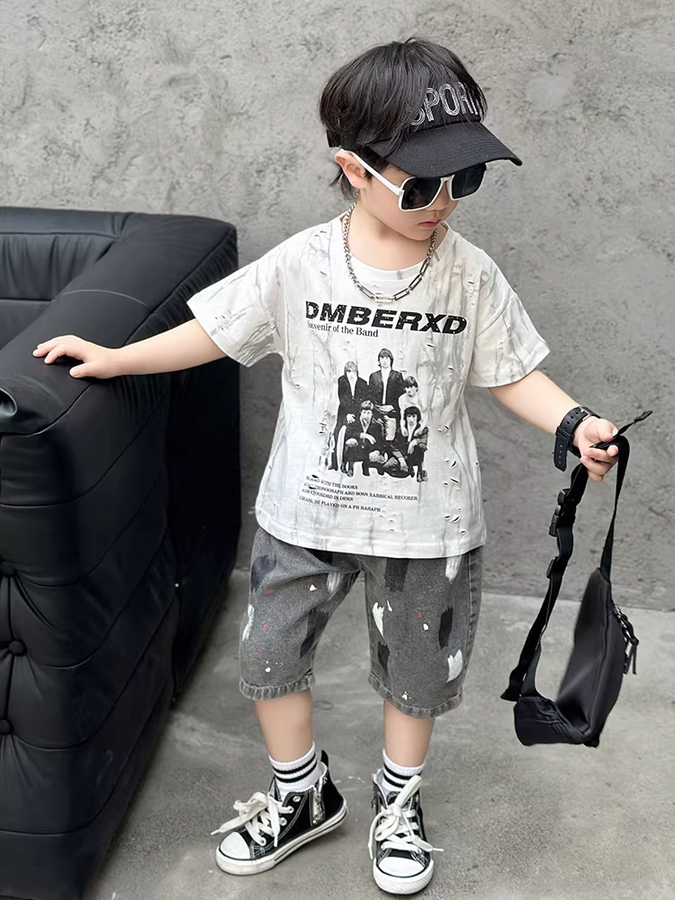 Bộ trang phục hè cho bé trai 2025 mới, thời trang và cá tính, quần áo trẻ em hai mảnh tay ngắn, bộ đồ hè mỏng cho bé sơ sinh