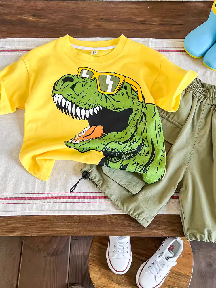 Bộ trang phục hè 2025 cho bé trai, kiểu dáng thời trang, quần áo hè mỏng cho trẻ nhỏ, mát mẻ và lịch lãm, bộ hai mảnh tay ngắn