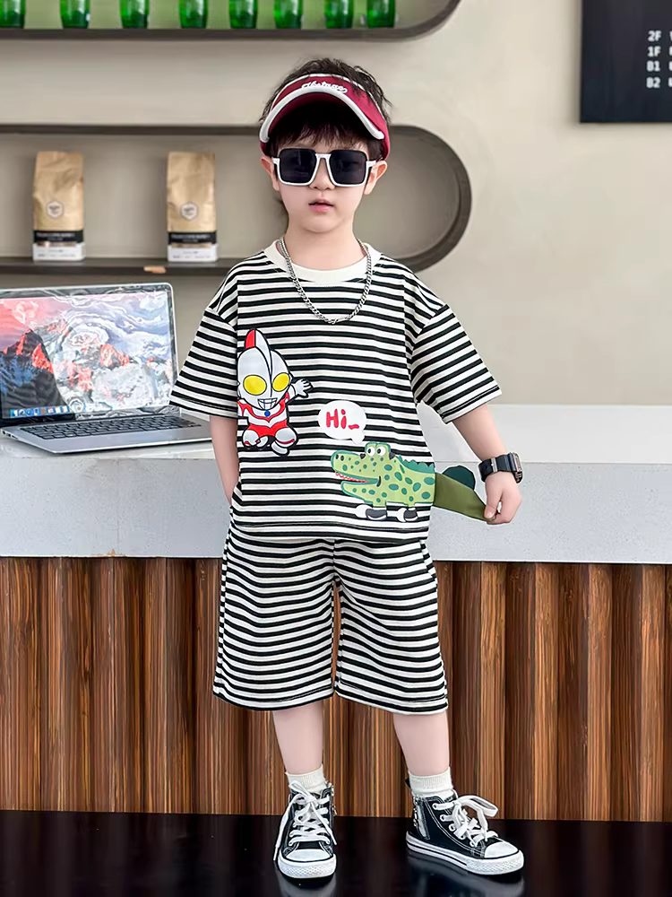 Quần áo Ultraman bộ đồ mùa hè cho bé trai 25 kiểu mới phim hoạt hình trẻ em ngắn tay mùa hè mát mẻ bé trai sọc nửa tay
