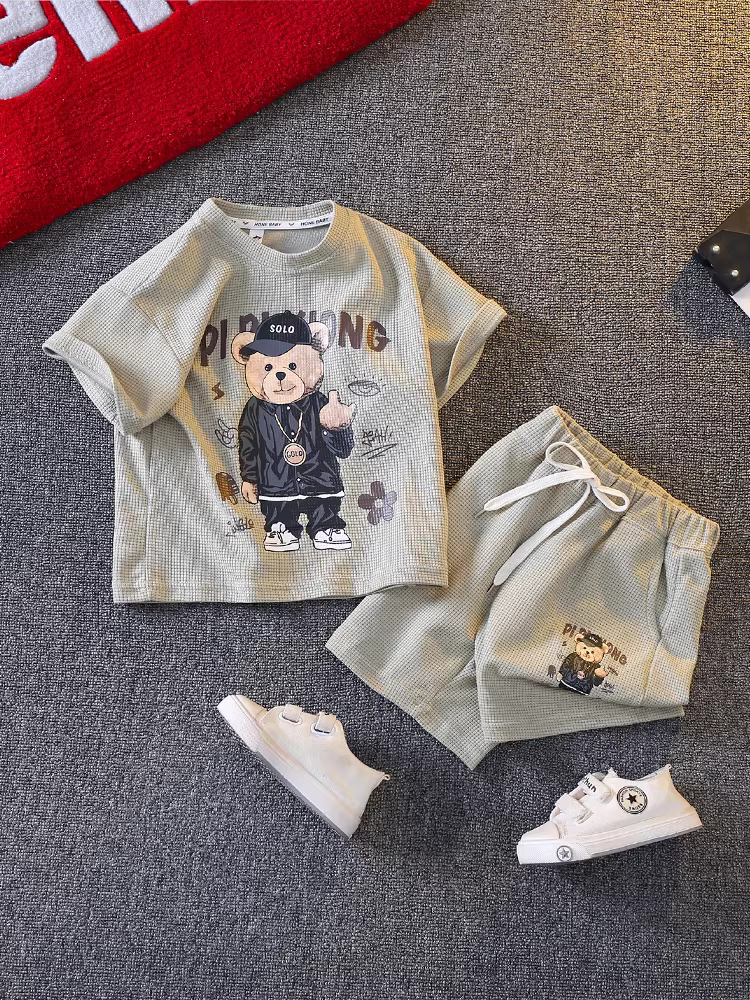 Quần áo trẻ em trai mùa hè 2025 kiểu mới thời trang, bộ quần áo ngắn tay bé trai cá tính, xu hướng mùa hè mát mẻ