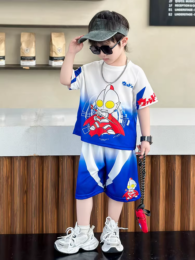 Quần áo trẻ em Ultraman Bộ đồ mùa hè cho bé trai 2025 Quần áo ngắn tay trẻ em phong cách mới Bộ trang phục mùa hè cho bé Bộ hai món