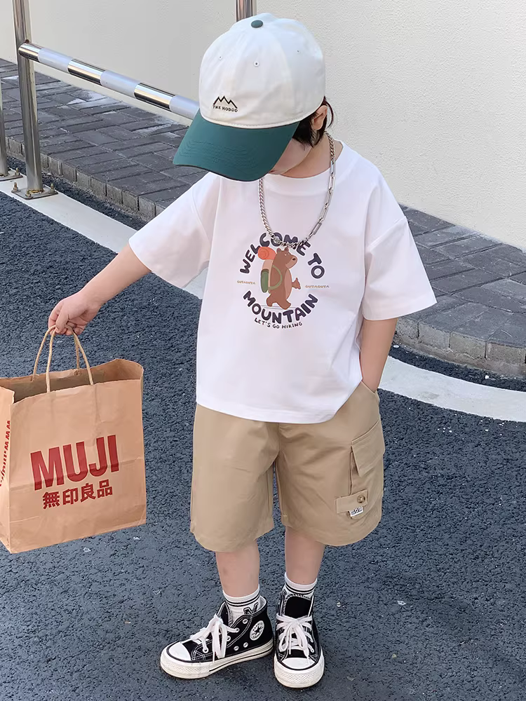 Bộ đồ hè bé trai ngắn tay kiểu mới 2025, áo trắng mỏng thời trang, quần đùi