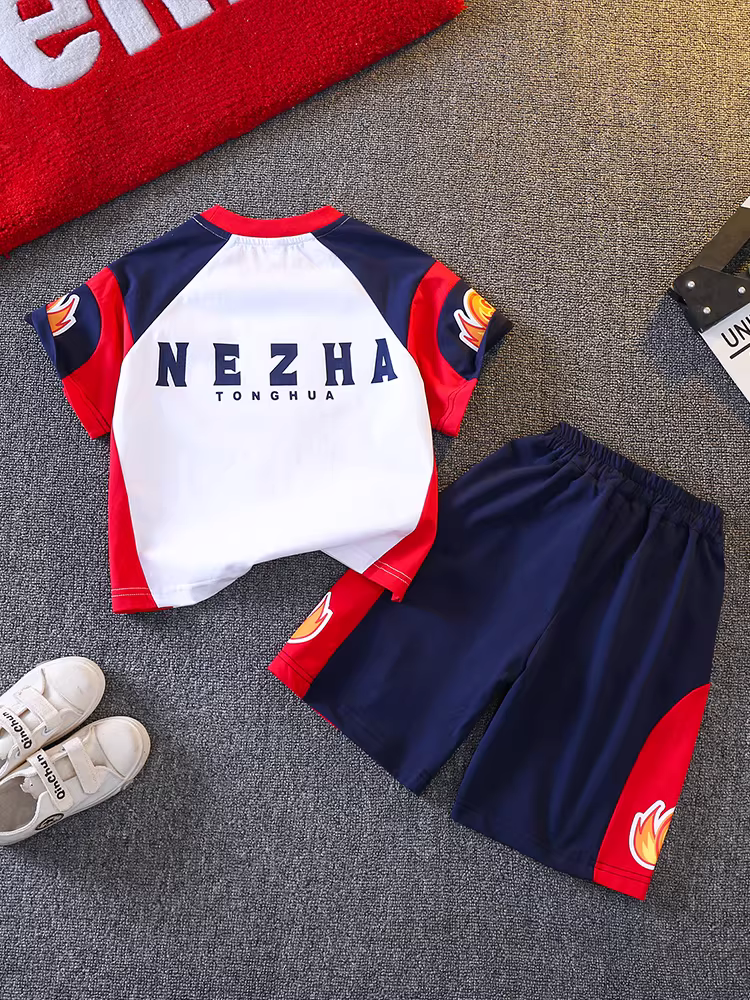 Bộ trang phục mùa hè ngắn tay cho bé trai 2025, kiểu dáng mới, mát mẻ và thời trang, quần áo trẻ em họa tiết hoạt hình, trang phục Nezha hợp xu hướng