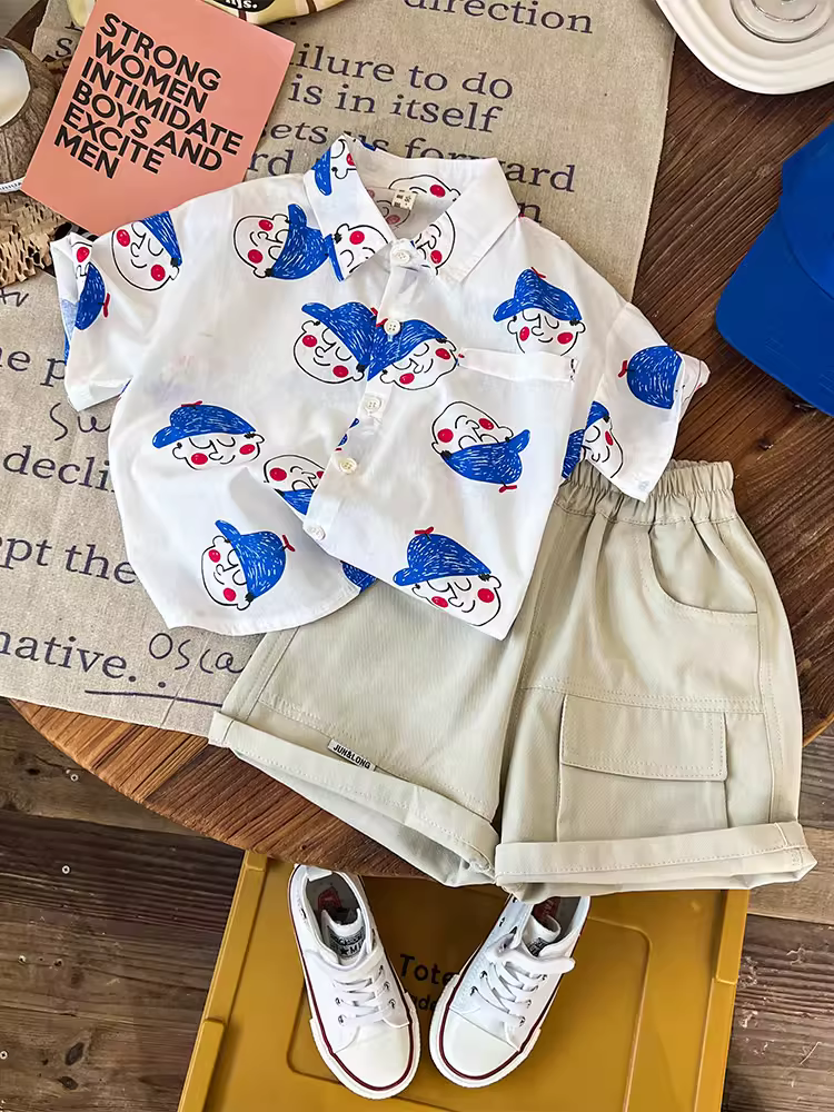 Bộ vest ngắn tay bé trai kiểu mới 2025 thời trang, quần áo mùa hè trẻ em, áo sơ mi mỏng hai mảnh hợp xu hướng