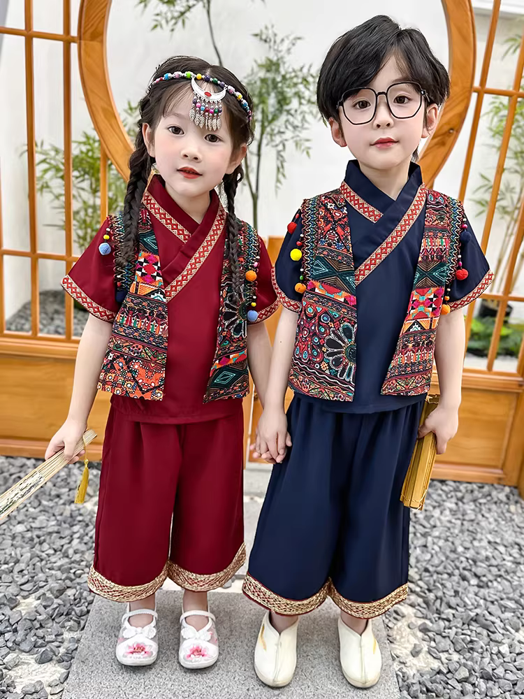 Ngày 3 tháng 3 trang phục dân tộc cho trẻ em, bé trai và bé gái, dân tộc Zhuang, ngày 1 tháng 6 trang phục truyền thống Trung Quốc, trang phục biểu diễn phong cách Trung Hoa.