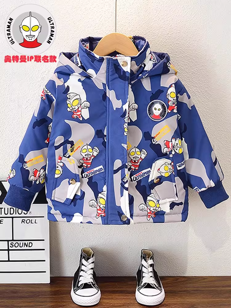 Áo khoác lót lông cừu dành cho bé trai Ultraman ba lớp, áo gió dày dặn mới dành cho trẻ em mùa đông, áo khoác cotton mùa thu đông.