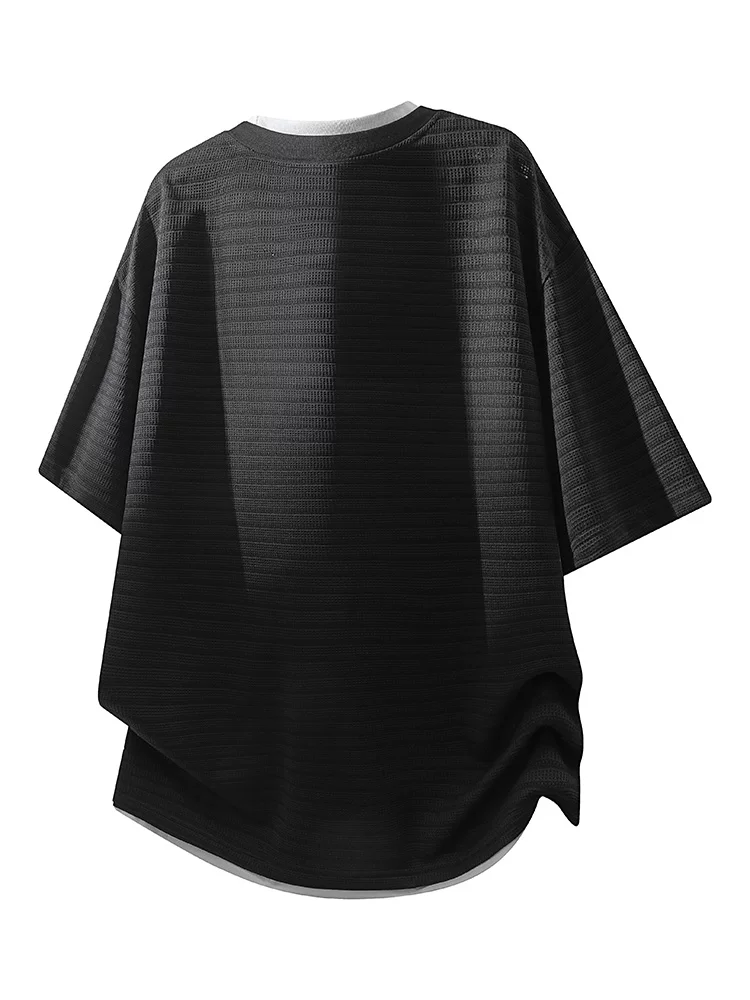 Áo thun ngắn tay kẻ sọc giả hai mảnh phong cách cao cấp của Jeanswest dành cho nam, áo kiểu dáng rộng rãi hợp thời trang mùa xuân hè.