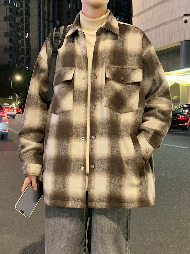 Áo khoác kẻ sọc cổ điển kiểu Mỹ của Jeanswest dành cho nam, phong cách xuân thu mới, áo khoác ngoài rộng rãi, hợp thời trang và cá tính.