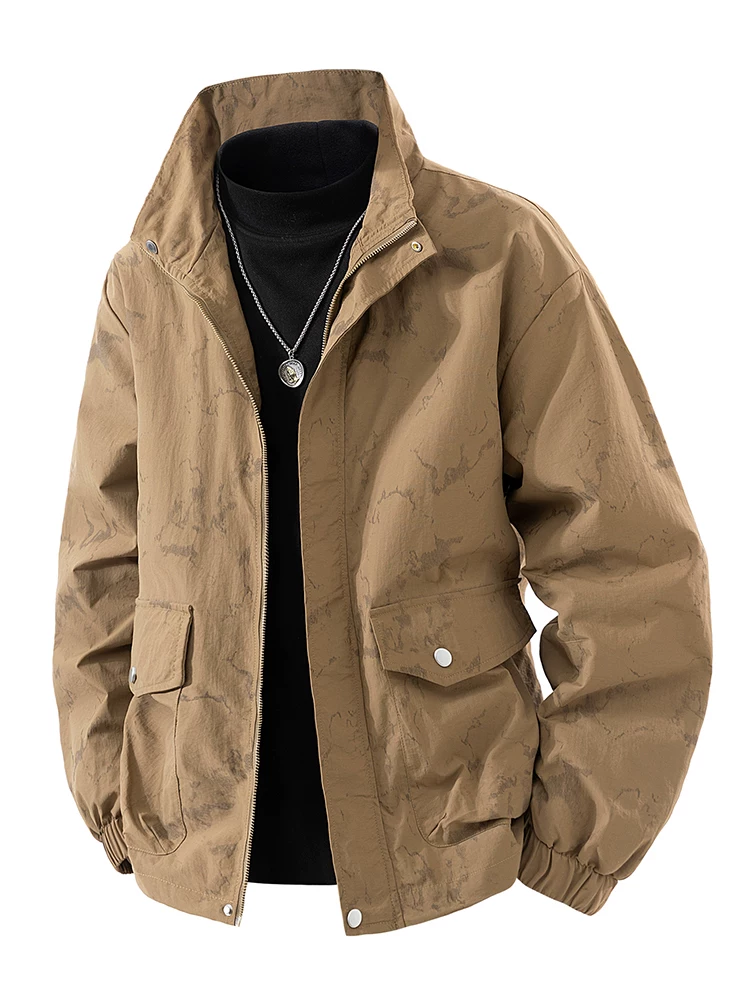 Áo khoác công sở cổ đứng kiểu Mỹ của Jeanswest dành cho nam, mùa xuân thu, cảm giác cao cấp, dáng rộng, áo khoác thường ngày màu đen đa năng.