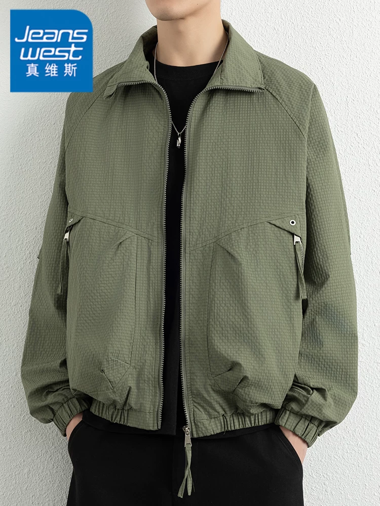 Áo khoác nam cổ đứng kiểu Mỹ của Jeanswest, màu trơn, phong cách thường ngày, dành cho mùa xuân thu, áo khoác ngoài dáng rộng đa năng, thương hiệu thời trang cao cấp.