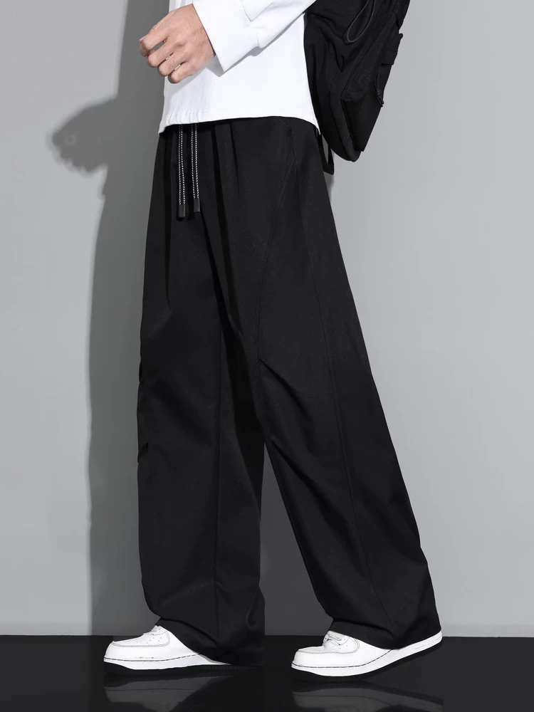 Quần dài nam Jeanswest dáng suông, chất liệu mềm mại, phong cách thời trang cao cấp, đa năng, xu hướng mới 2026.