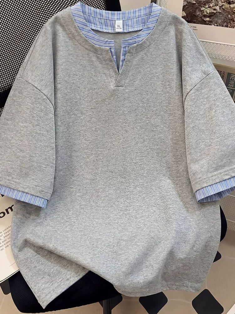 Áo thun nam Jeanswest kiểu Mỹ giả hai lớp, cổ nửa mở, mẫu mới hè 2026, dáng rộng, thoáng khí, thương hiệu thời trang, tay ngắn.