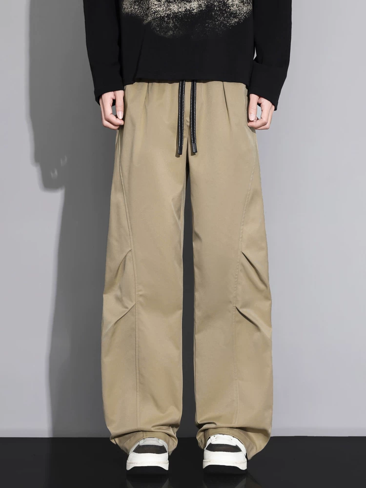 Quần dài nam Jeanswest dáng suông, chất liệu mềm mại, phong cách thời trang cao cấp, đa năng, xu hướng mới 2026.